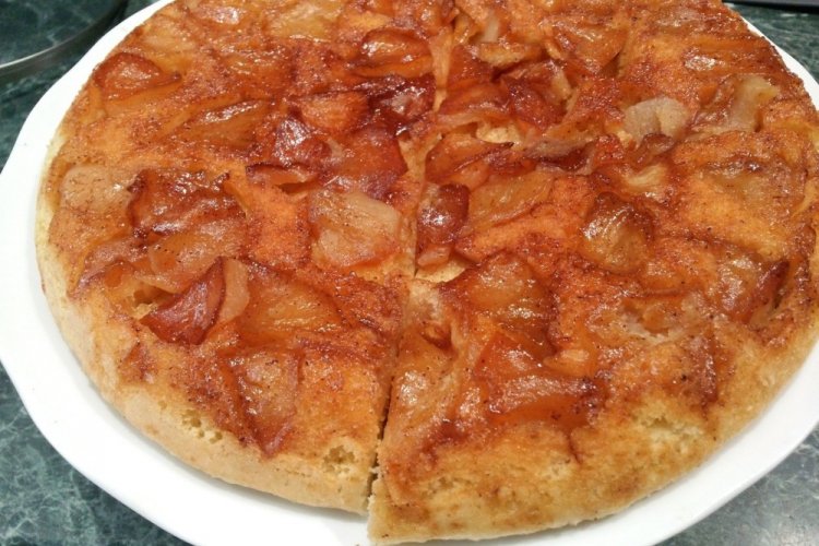 Яблочный пирог на сковороде